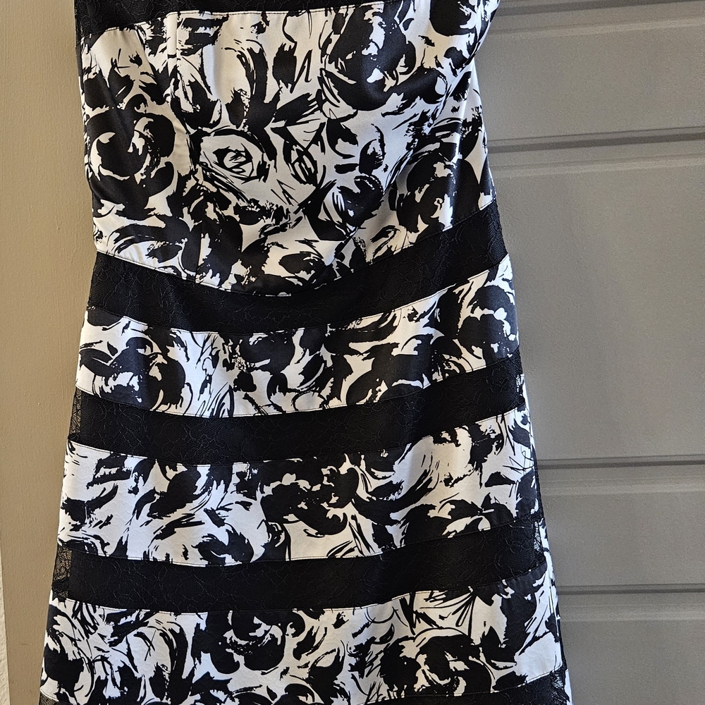 White House Black Market Strapless/Straps Black and White Dress